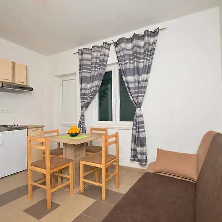 Apartament Afrika *