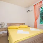 Afrika Apartment Makarska